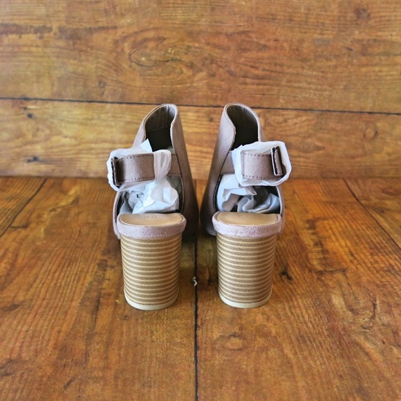 Sold Taupe slingback heel sandals - Picture 2 of 4